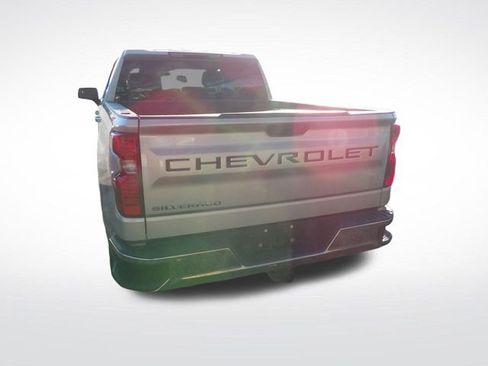 Used 2021 Chevrolet Silverado 1500 LT image 10