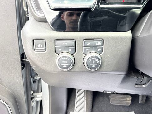 Used 2025 GMC Sierra 1500 SLT AWD/4WD image 21