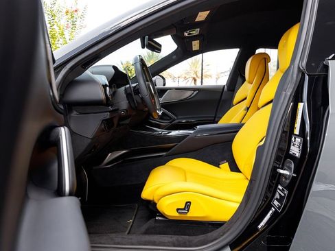 Used 2025 Ferrari Purosangue AWD/4WD image 30
