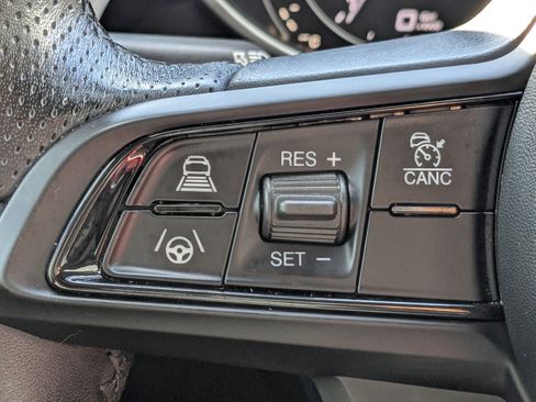 Used 2022 Alfa Romeo Giulia Veloce image 25