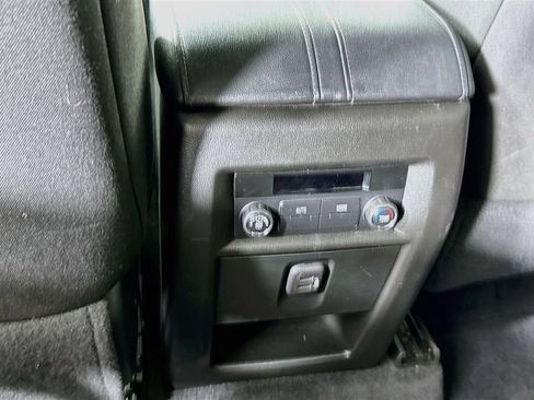 Used 2023 Chevrolet Traverse LT FWD image 27