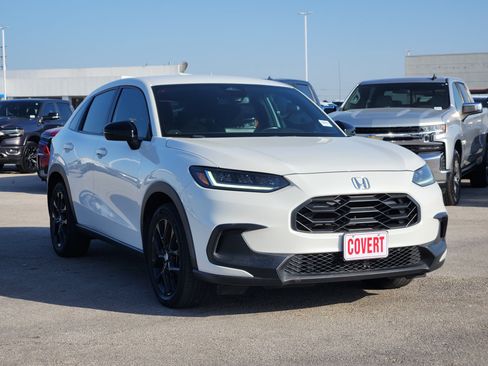 Used 2023 Honda HR-V Sport image 3