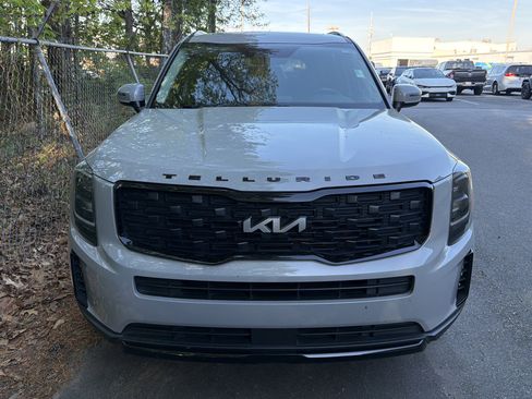 Used 2022 Kia Telluride EX w/ EX Premium Package image 2