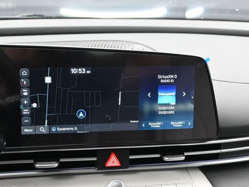 Used 2025 Hyundai Elantra Limited image 18