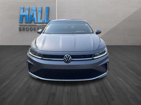 Used 2026 Volkswagen Jetta SE FWD image 9