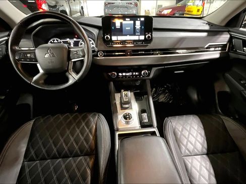 Used 2022 Mitsubishi Outlander SEL image 15