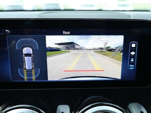 Used 2024 Mercedes-Benz GLB 250 image 31