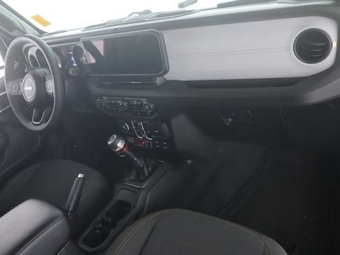 Used 2024 Jeep Wrangler Unlimited Sport AWD/4WD image 29