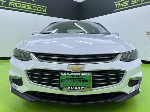 Used 2018 Chevrolet Malibu LT FWD image 3