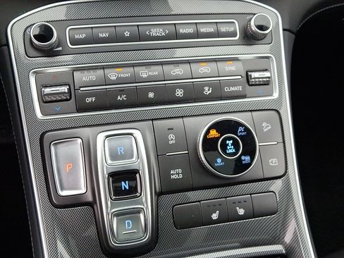 Used 2022 Hyundai Santa Fe SEL w/ Convenience + Premium Package image 16