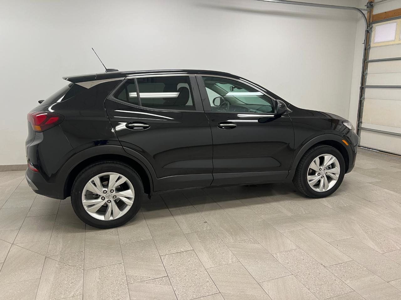 Used 2025 Buick Encore GX Preferred FWD image 17