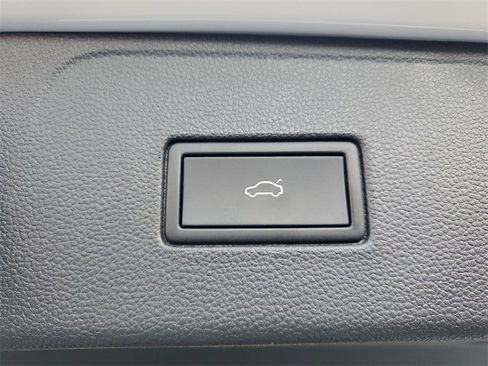 Used 2022 Volkswagen Atlas SE image 8