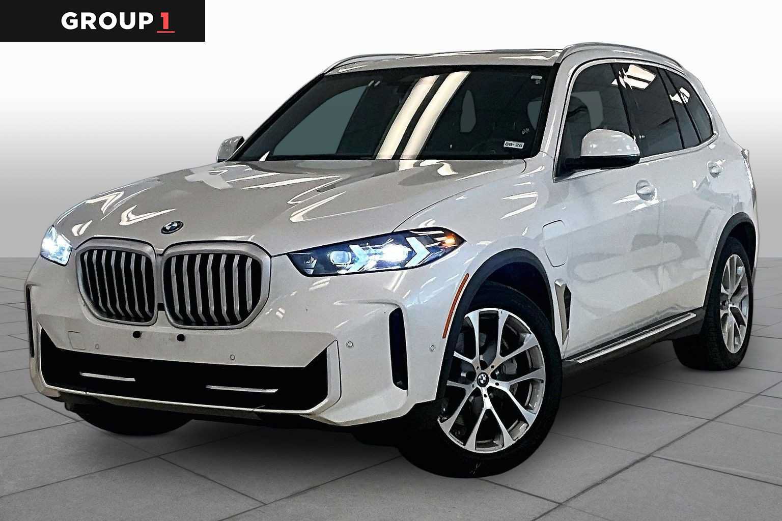 Used 2025 BMW X5 xDrive50e AWD/4WD image 1