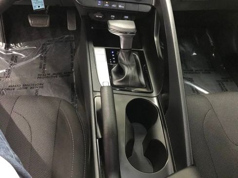 Used 2023 Hyundai Elantra SE image 24
