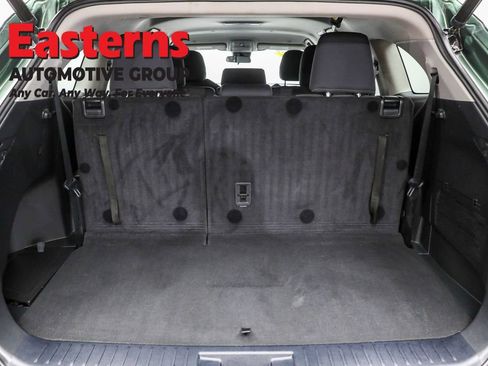 Used 2023 Toyota Highlander LE image 9