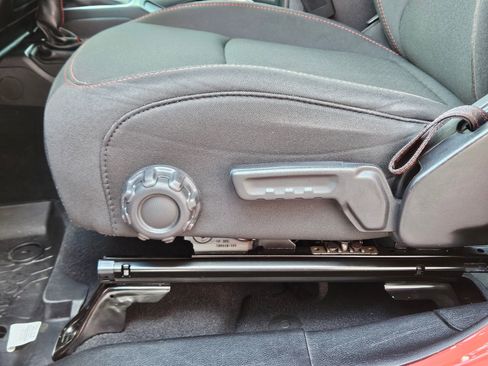 Used 2018 Jeep Wrangler Unlimited Rubicon image 21