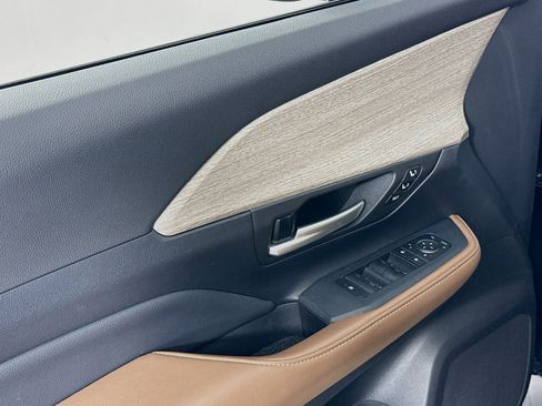 Used 2025 Toyota Grand Highlander AWD image 19