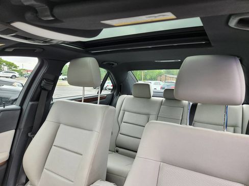 Used 2013 Mercedes-Benz E 350 4MATIC Sedan image 11