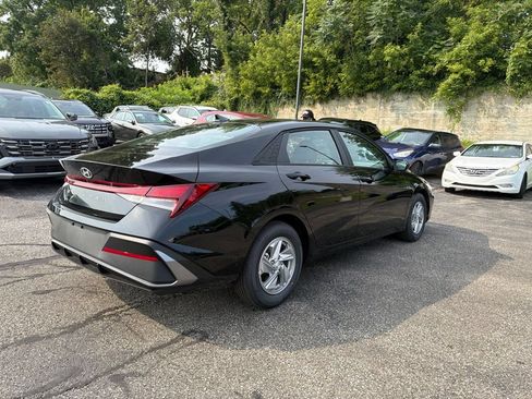 New 2026 Hyundai Elantra SE FWD image 7