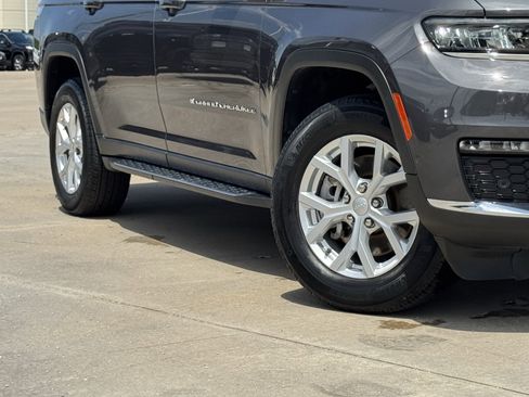 Used 2023 Jeep Grand Cherokee L Limited w/ Luxury Tech Group II AWD/4WD image 12