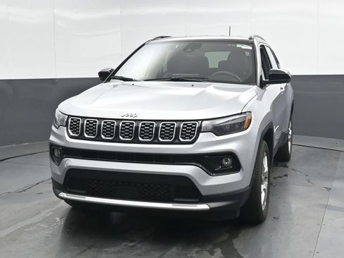 Used 2025 Jeep Compass Limited AWD/4WD image 6