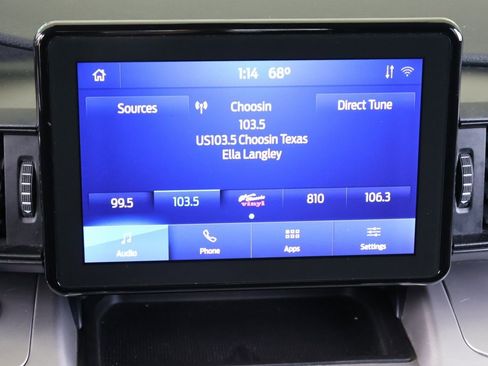 Used 2021 Ford Explorer XLT image 17