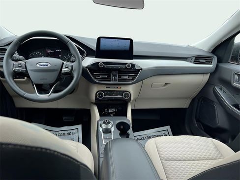 Used 2022 Ford Escape SE w/ Cold Weather Package image 10