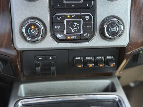 Used 2016 Ford F250 Lariat w/ Lariat Ultimate Package image 43