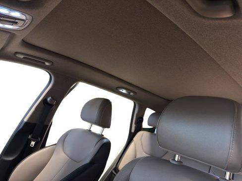 Used 2019 Hyundai Santa Fe Limited AWD/4WD image 17