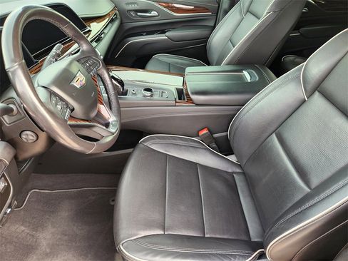 Used 2021 Cadillac Escalade Premium Luxury image 13