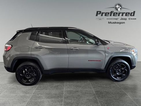 Used 2023 Jeep Compass Trailhawk w/ Trailhawk Convenience Group AWD/4WD image 8