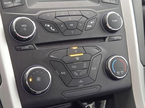 Used 2015 Ford Fusion SE w/ Equipment Group 201A image 25