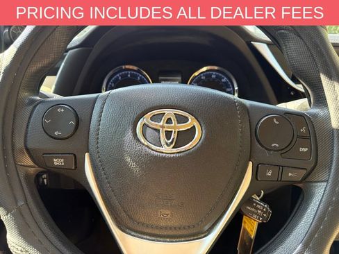 Used 2017 Toyota Corolla LE FWD image 15