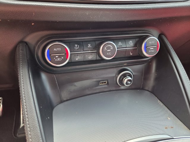 Used 2023 Alfa Romeo Stelvio Veloce AWD/4WD image 28