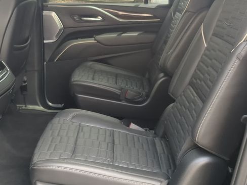Used 2022 Cadillac Escalade ESV Sport Platinum AWD/4WD image 21
