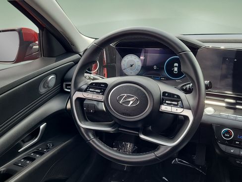 Used 2022 Hyundai Elantra Limited w/ Cargo Package FWD image 12