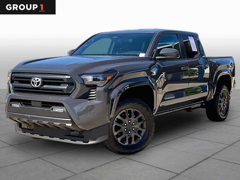Used 2025 Toyota Tacoma SR5 AWD/4WD image 1