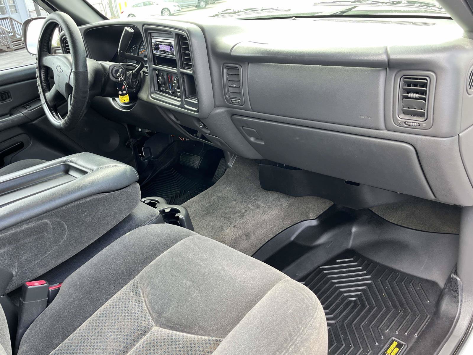 Used 2005 Chevrolet Silverado 1500 4x4 Extended Cab w/ Light Duty Power Package image 21