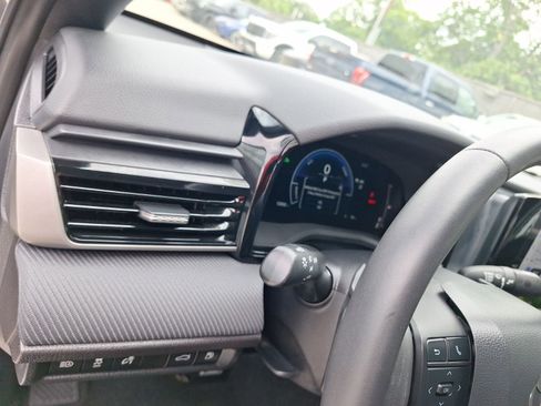 Used 2025 Toyota Camry SE w/ Convenience Package FWD image 18