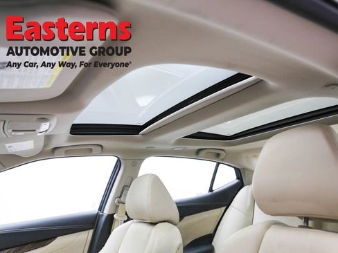 Used 2016 Nissan Maxima Platinum w/ Interior Lighting Package FWD image 38