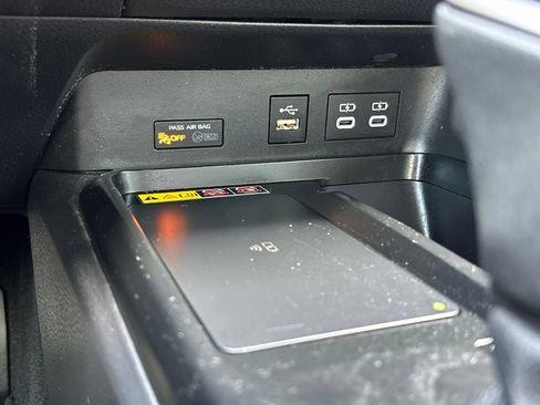 Used 2025 Toyota Camry SE w/ Convenience Package FWD image 22