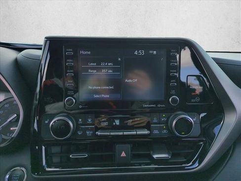 Used 2022 Toyota Highlander XLE FWD image 14