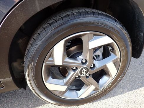 Used 2026 Hyundai Venue SEL FWD image 7