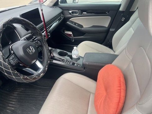 Used 2023 Honda Civic Touring image 2