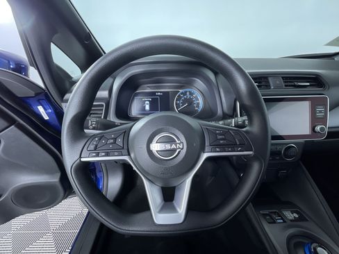 Certified 2025 Nissan Leaf S FWD image 16