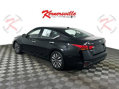 Used 2024 Nissan Altima 2.5 SV image 5