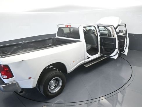 Used 2018 RAM 3500 Tradesman w/ Chrome Appearance Group image 62