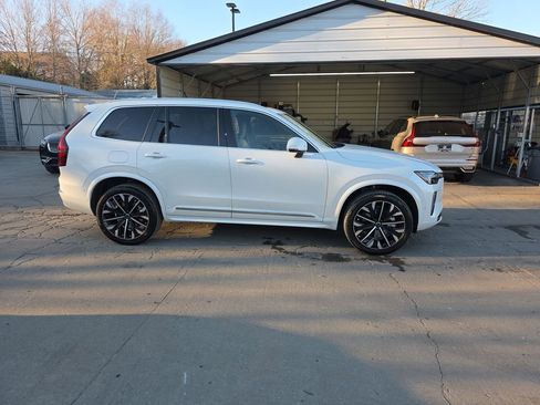 New 2026 Volvo XC90 B6 Plus image 12