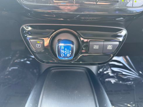 Used 2019 Toyota Prius LE w/ Carpet Mat Package FWD image 21