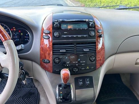 Used 2008 Toyota Sienna XLE Limited FWD image 18